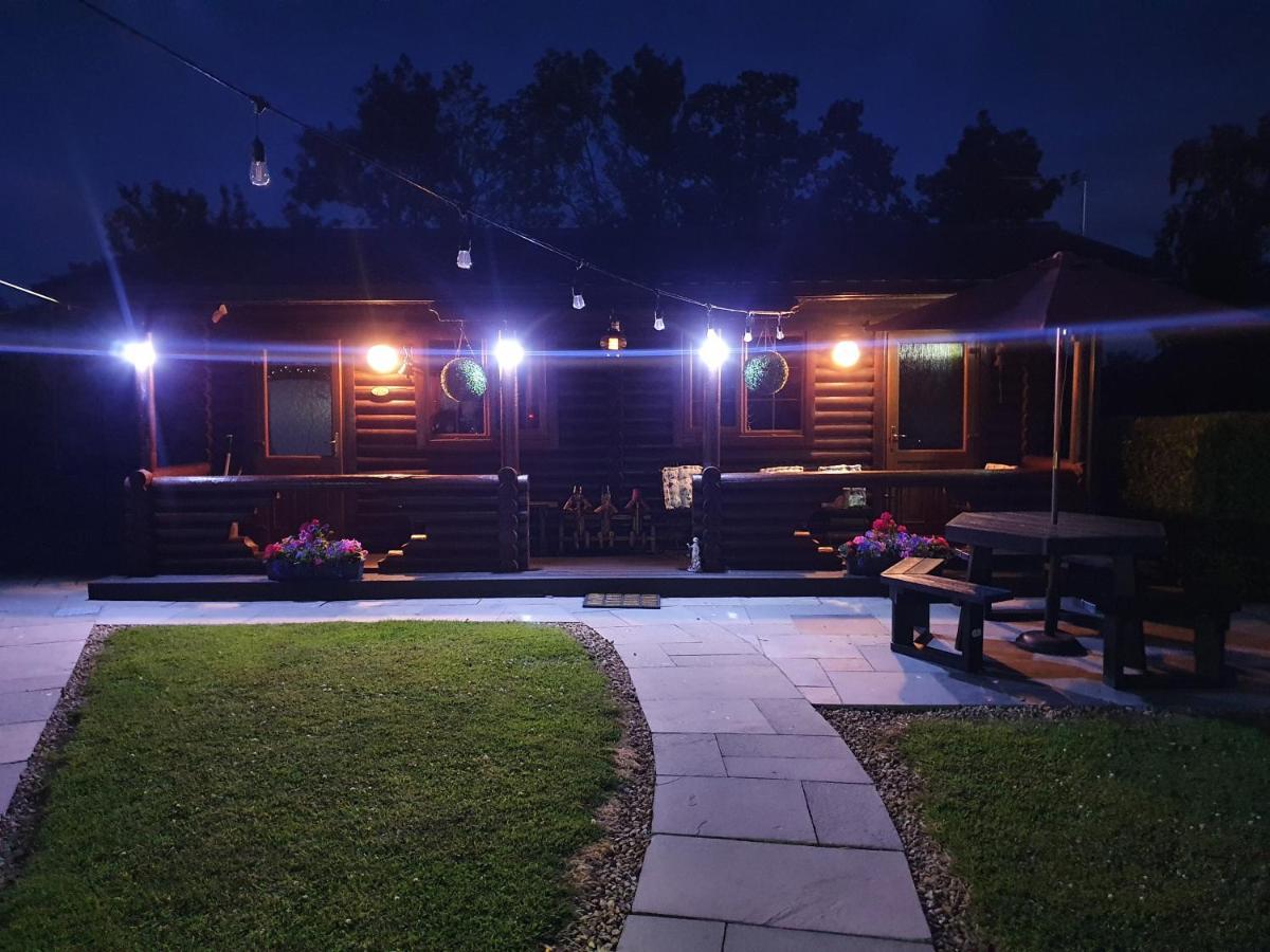 Cozy Countryside Log Cabin Kilkenny Exterior foto