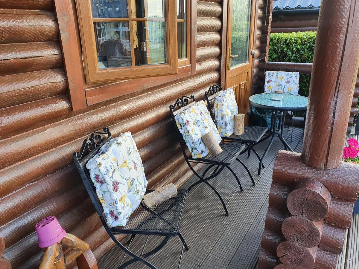 Cozy Countryside Log Cabin Kilkenny Exterior foto